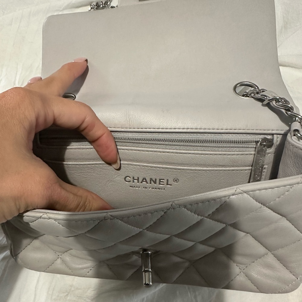 Timeless classic Channel leather bag - Picture 4 of 4